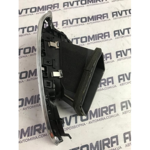 Дефлектор салона правый Ford Focus 3 2011-2017 BM51A018B08